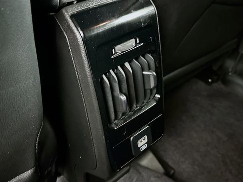 Certified 2025 Jeep Compass Limited image 35