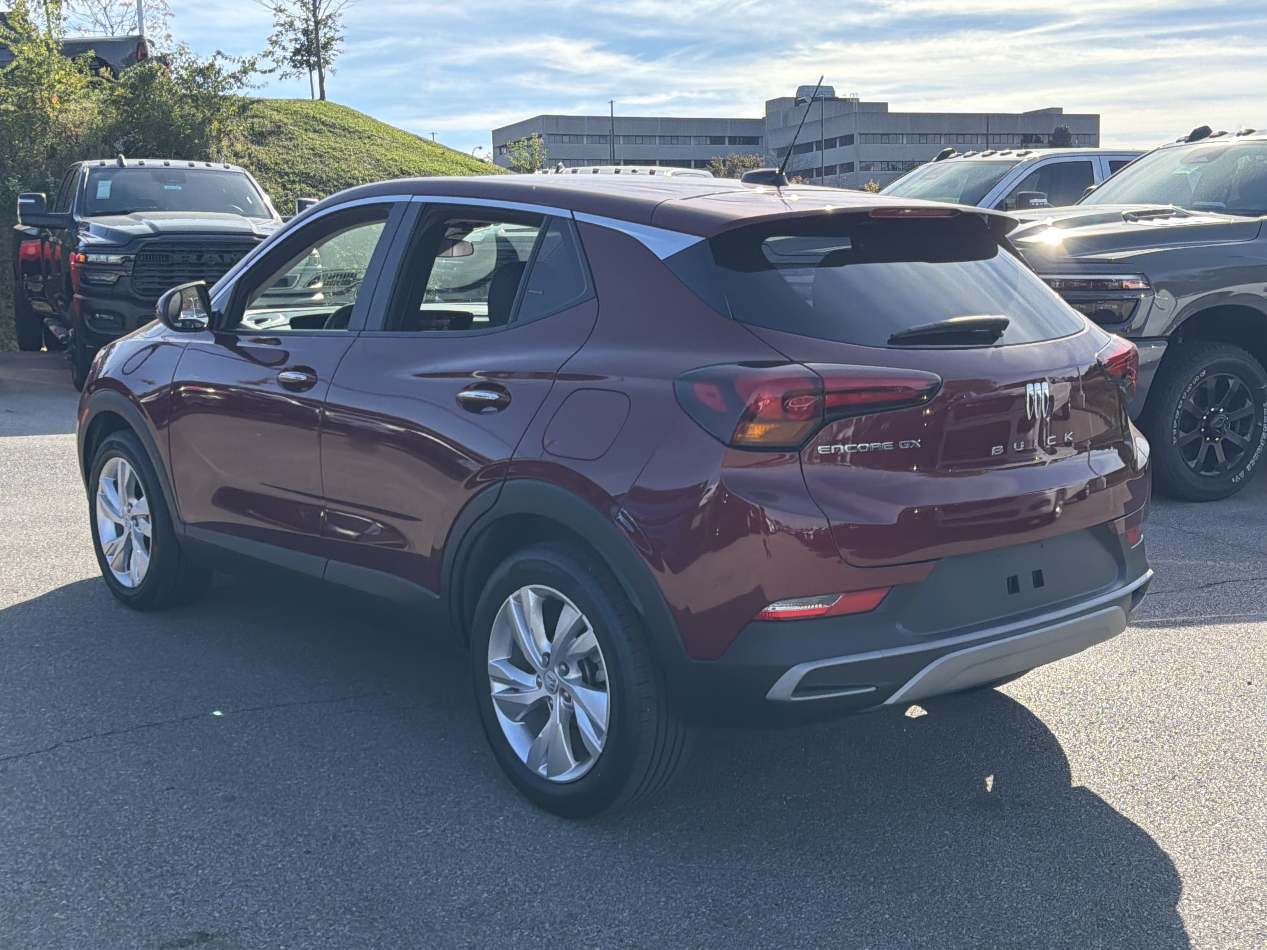 Used 2024 Buick Encore GX Preferred FWD image 6