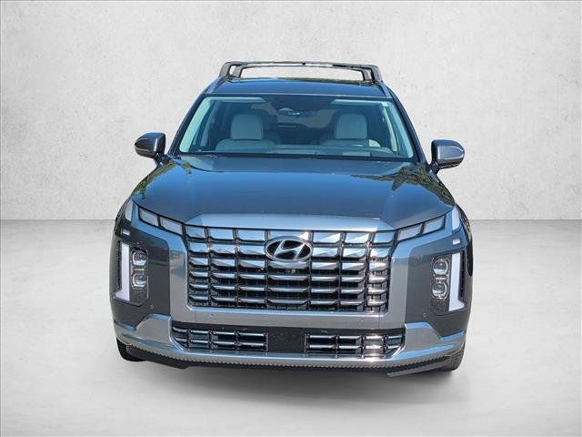 Used 2023 Hyundai Palisade Calligraphy FWD image 2