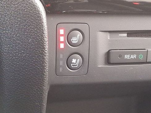 Used 2016 Honda Pilot Elite image 24