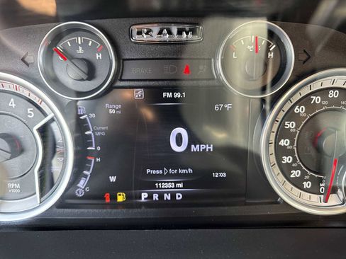Used 2016 RAM 3500 Laramie w/ Convenience Group AWD/4WD image 10