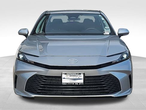 Used 2025 Toyota Camry LE image 8