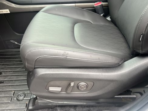 New 2026 Kia Carnival EX FWD image 15