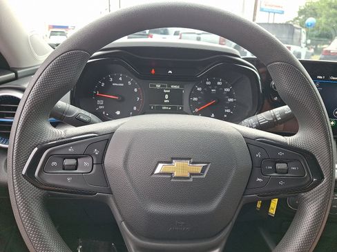Used 2025 Chevrolet Trax LS w/ LS Convenience Package FWD image 20