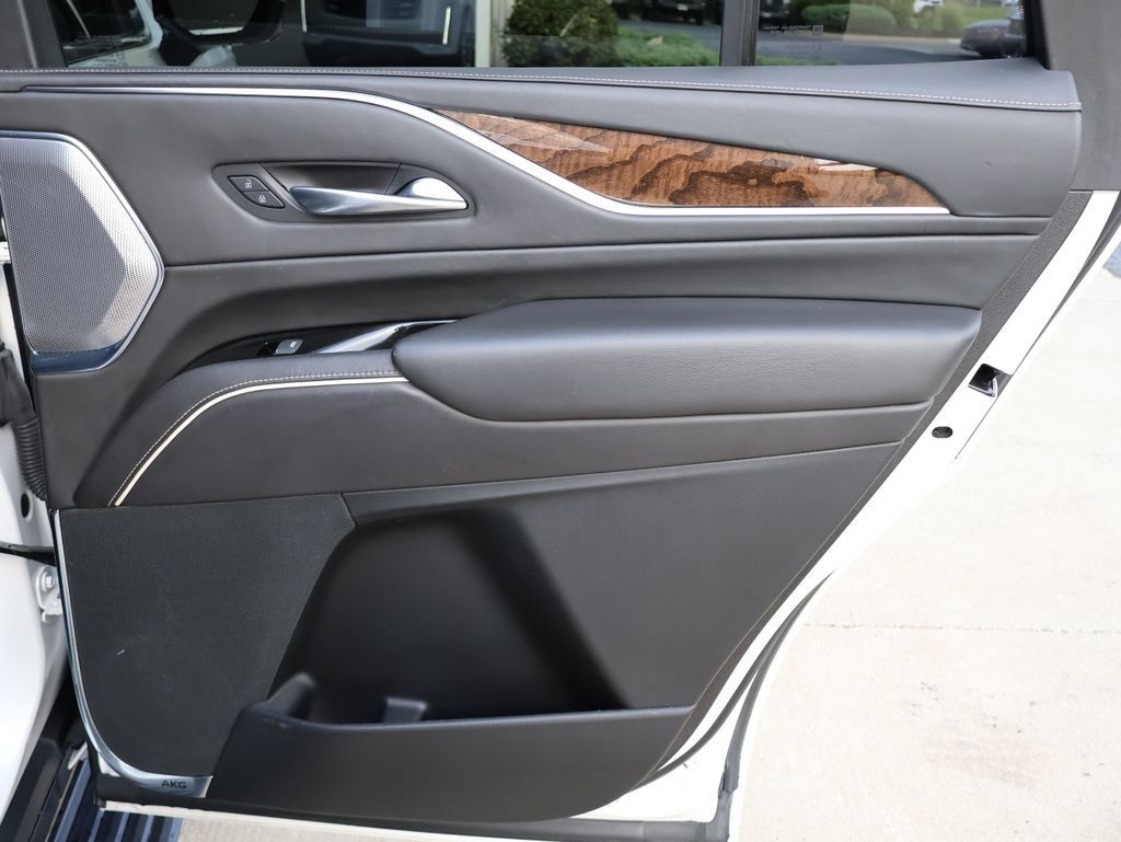 Used 2021 Cadillac Escalade Premium Luxury Platinum w/ Heavy-Duty Trailer Package AWD/4WD image 18