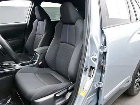 Used 2023 Toyota Corolla Cross SE image 11