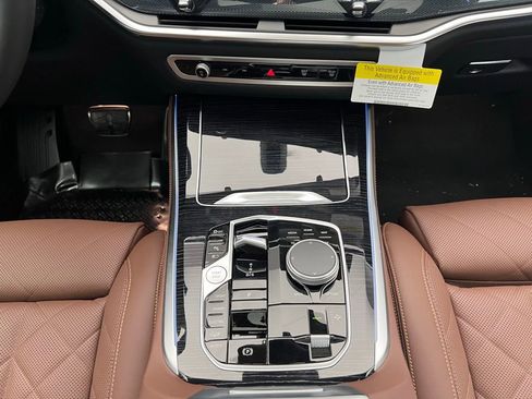 New 2026 BMW X5 xDrive50e AWD/4WD image 11