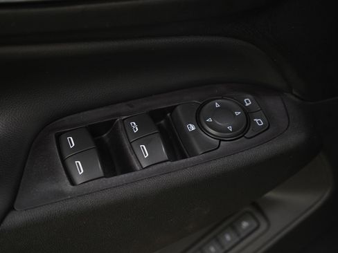 Used 2018 Chevrolet Equinox Premier image 23