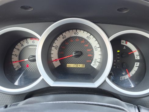 Used 2012 Toyota Tacoma PreRunner w/ SR5 Pkg RWD image 18