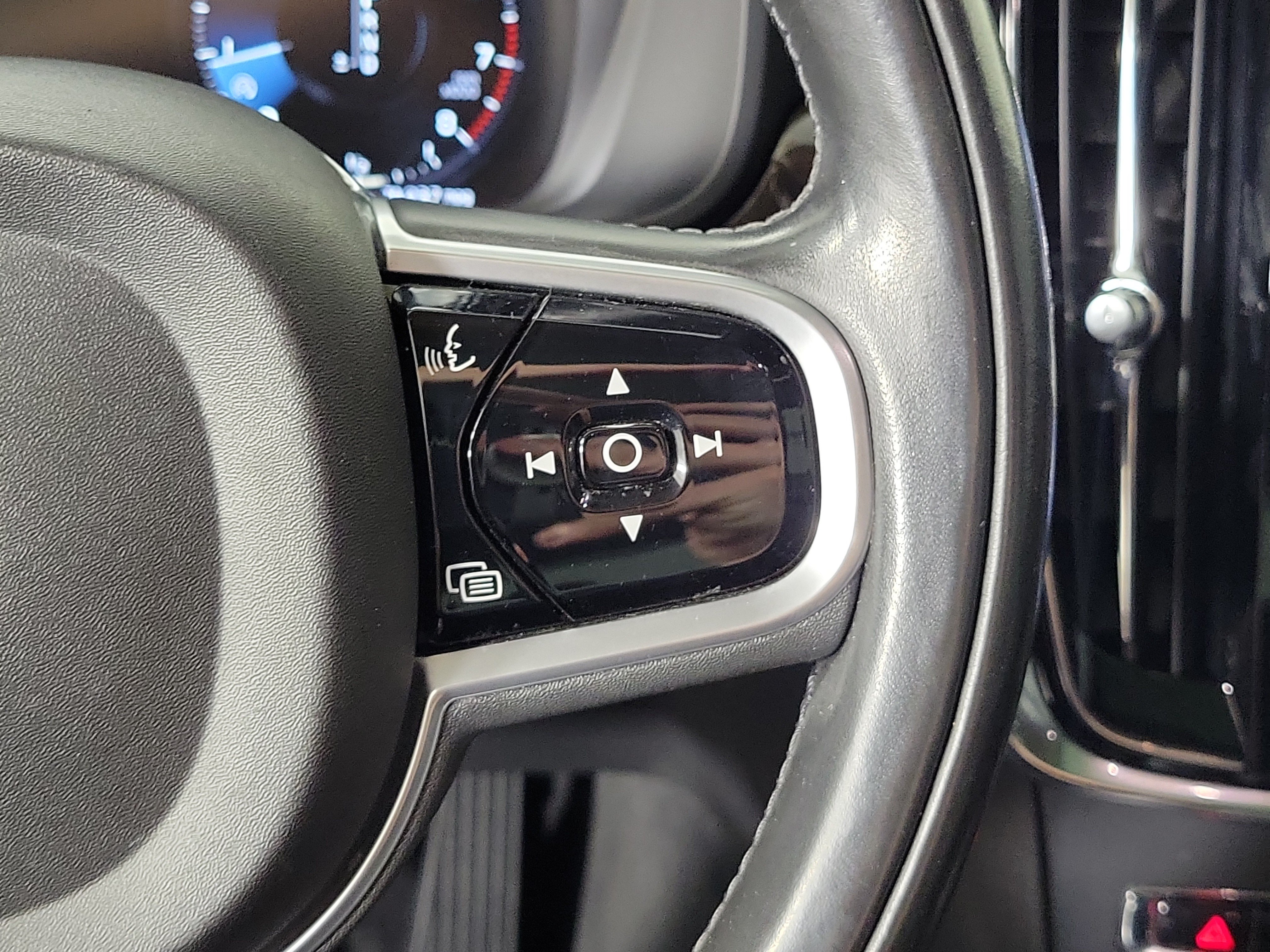 Used 2018 Volvo S90 T5 Momentum w/ Momentum Plus Package AWD/4WD image 14