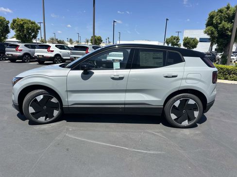New 2026 Volvo EX30 Plus w/ Climate Package image 4