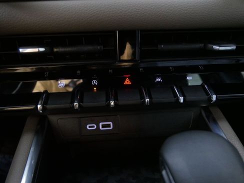 Used 2023 GMC Canyon Denali image 25