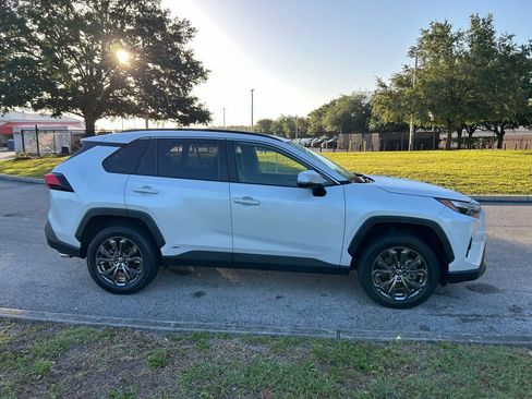 Used 2023 Toyota RAV4 XLE Premium image 6