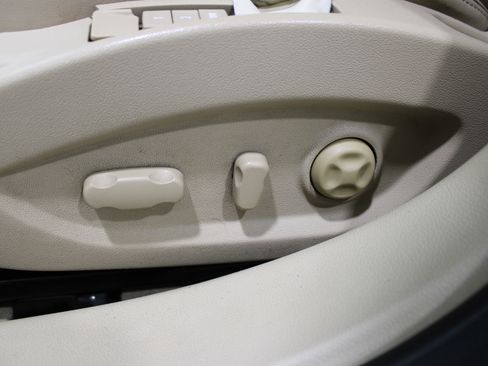 Used 2011 Buick LaCrosse CXL w/ Driver Confidence Package image 4