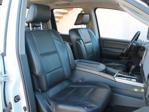 Used 2005 Nissan Titan LE w/ (R02) LE Off-Road Pkg image 29