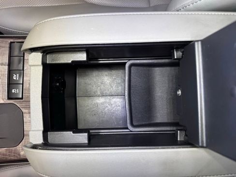 Used 2020 Toyota Highlander Limited image 38