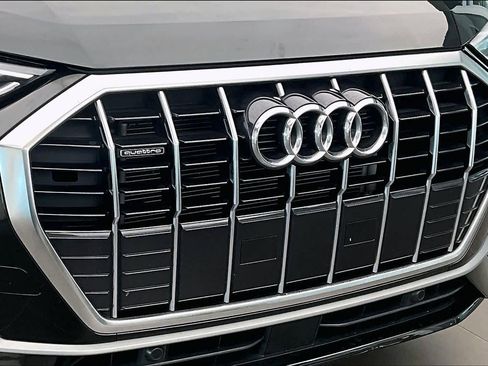 Used 2023 Audi Q3 2.0T Premium w/ Convenience Package image 31