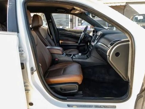 Used 2019 Chrysler 300 Limited RWD image 40