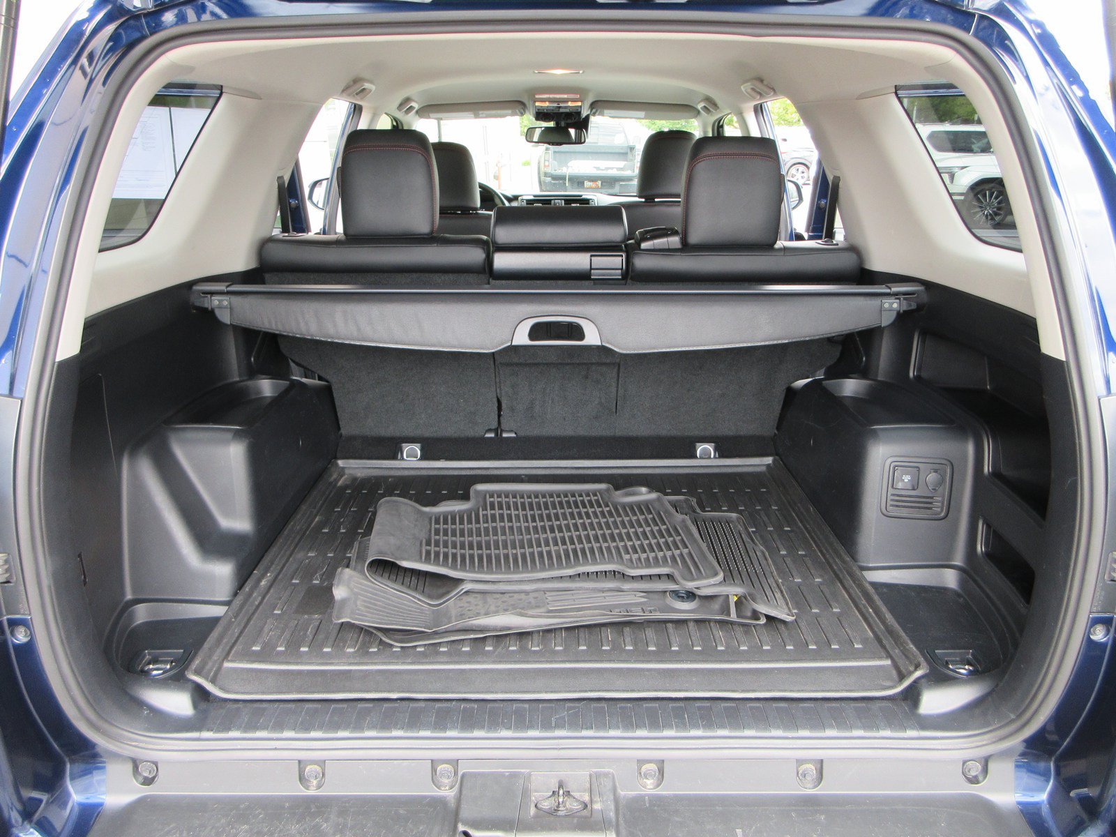 Used 2023 Toyota 4Runner TRD Off-Road Premium w/ Off Road Premium Plus Package AWD/4WD image 53