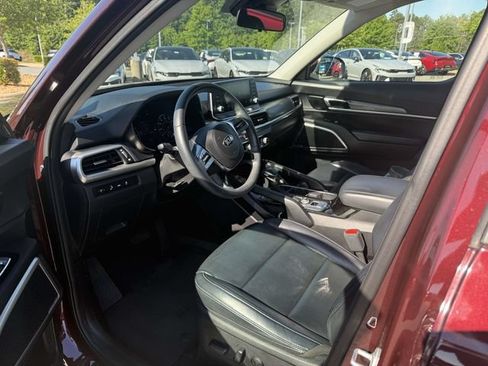 Used 2020 Kia Telluride S FWD image 3