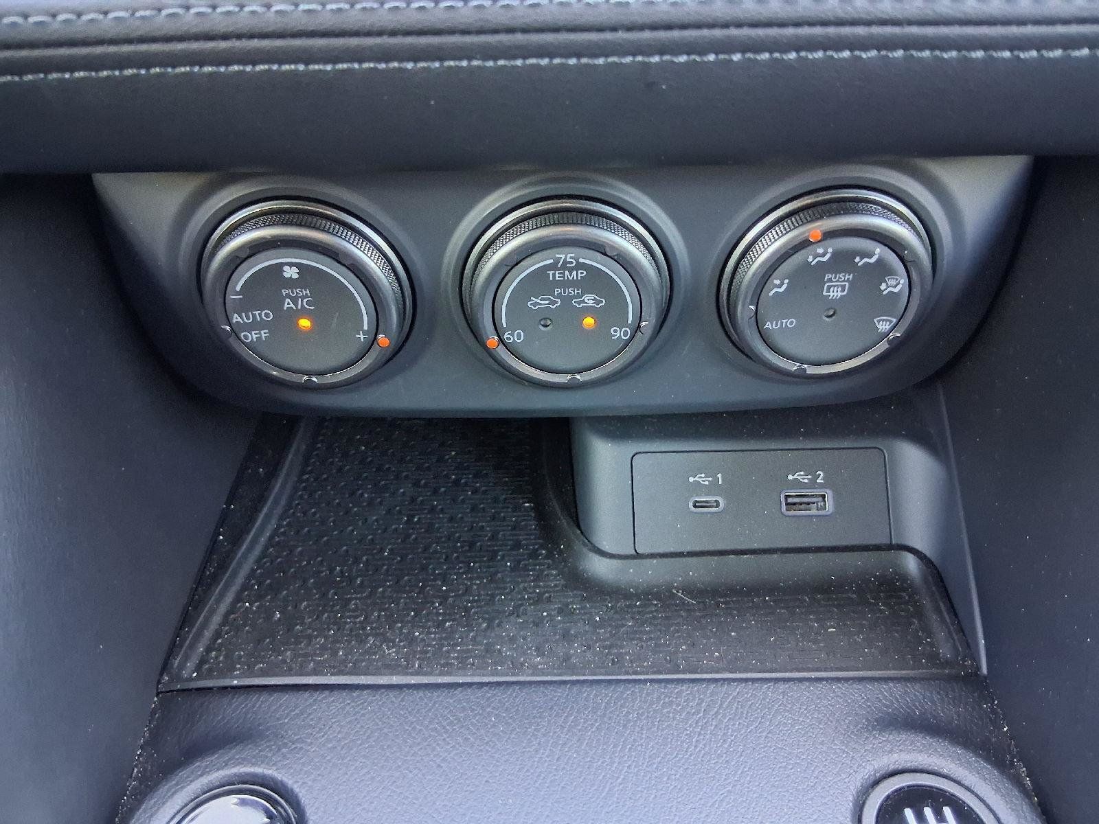 Used 2024 Nissan Z Performance w/ Floor Mat Package RWD image 27