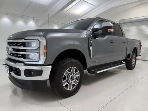 Used 2024 Ford F250 Lariat image 3