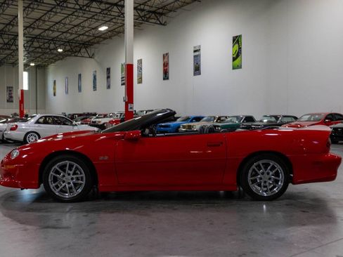 Used 2002 Chevrolet Camaro Z28 w/ SS Performance/Appearance Pkg RWD image 3