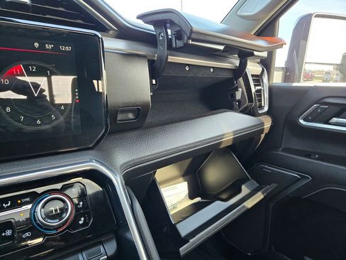 Used 2025 GMC Sierra 2500 Denali image 11