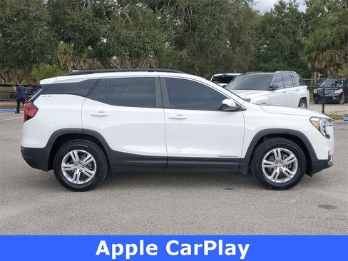 Certified 2022 GMC Terrain SLE w/ Driver Convenience Package image 3