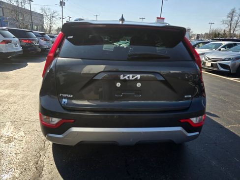 Used 2025 Kia Niro EX image 6