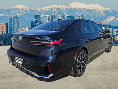 Used 2025 BMW 740i 740i image 7