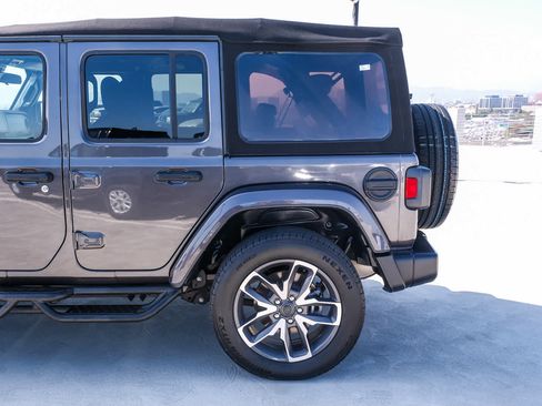 Used 2024 Jeep Wrangler Unlimited AWD/4WD image 8