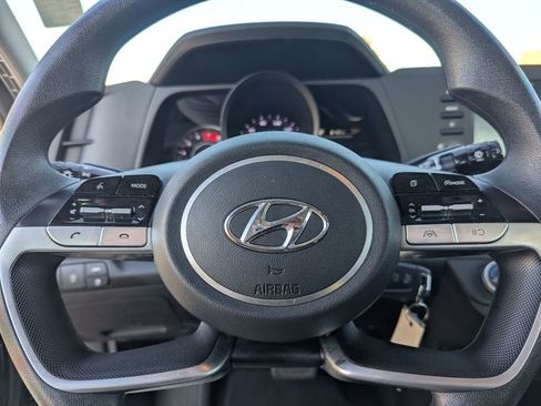 Used 2023 Hyundai Elantra SE image 20