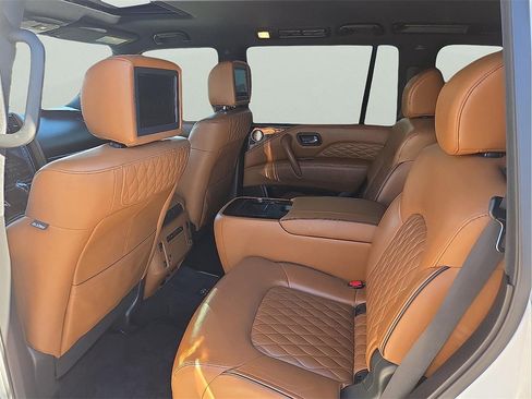 Used 2021 INFINITI QX80 Sensory w/ All-Season Package image 10