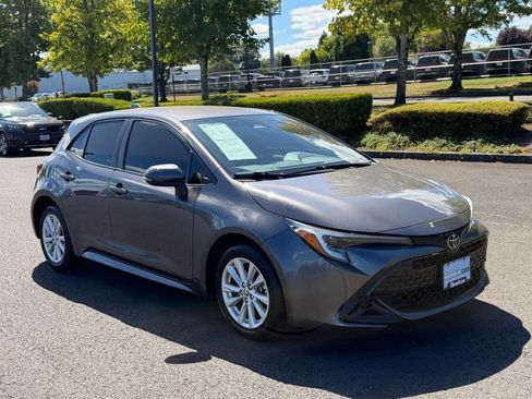 Used 2023 Toyota Corolla SE w/ SE Premium Package FWD image 2