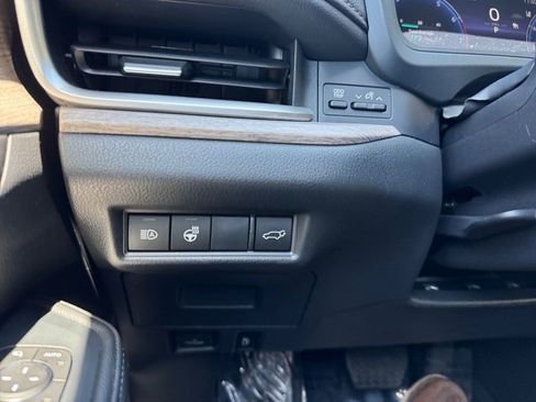 Used 2025 Toyota Grand Highlander AWD image 28