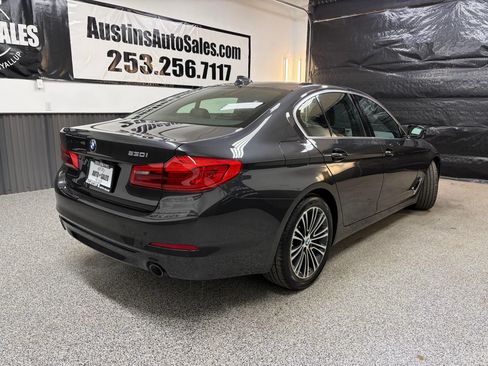 Used 2019 BMW 530i w/ Convenience Package RWD image 3