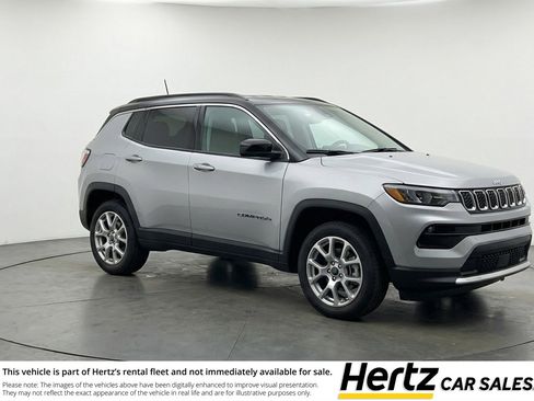 Used 2025 Jeep Compass Limited image 1