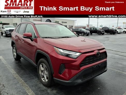Used 2023 Toyota RAV4 XLE image 1