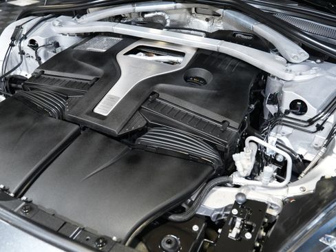 Used 2021 Aston Martin DBX AWD/4WD image 50