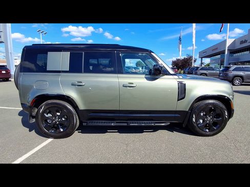 Used 2025 Land Rover Defender 110 X-Dynamic SE AWD/4WD image 9