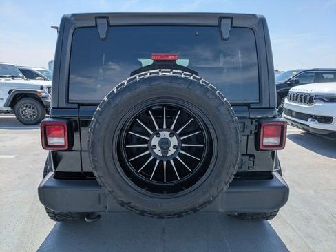 Used 2019 Jeep Wrangler Unlimited Sport S image 4