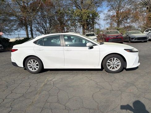 Used 2025 Toyota Camry LE image 4