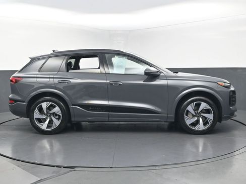 Used 2025 Audi Q6 e-tron Premium Plus w/ Premium Plus AWD/4WD image 6