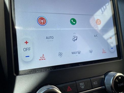 Used 2024 Ford Edge SEL image 3