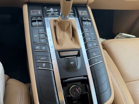 Used 2015 Porsche Macan S AWD/4WD image 3