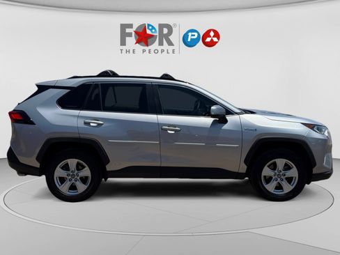 Used 2019 Toyota RAV4 XLE w/ Convenience Package AWD/4WD image 6