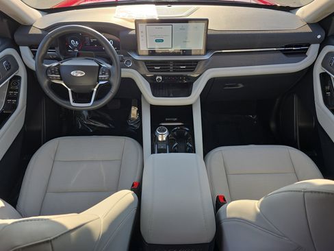 Used 2025 Ford Explorer Platinum w/ Ultimate Package image 15