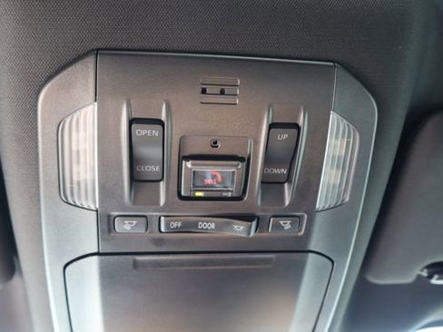 Used 2023 Toyota Highlander XSE FWD image 43
