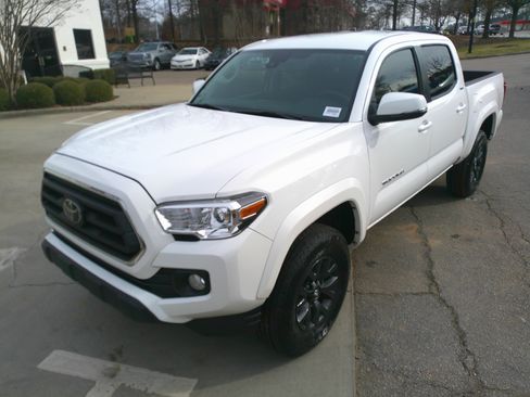 Used 2023 Toyota Tacoma SR5 image 6